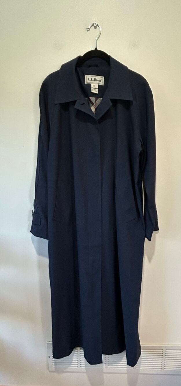 Vintage L.L. Bean womens blue trench coat size M long lightweight